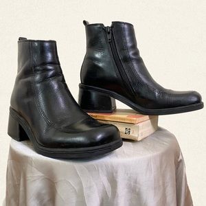 Y2K 6 1/2 Black Leather Chunky Heel Vintage Boots by Diba USA